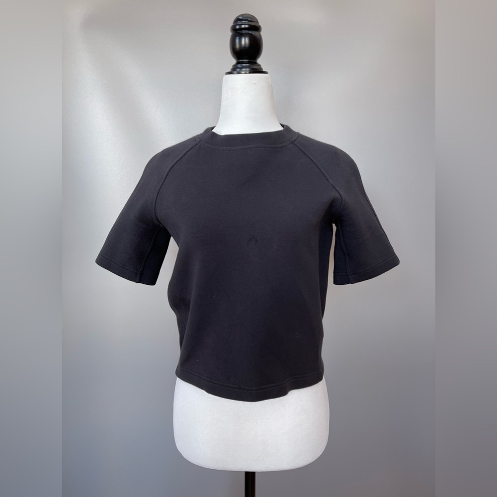 Lululemon black boxy T-shirt
